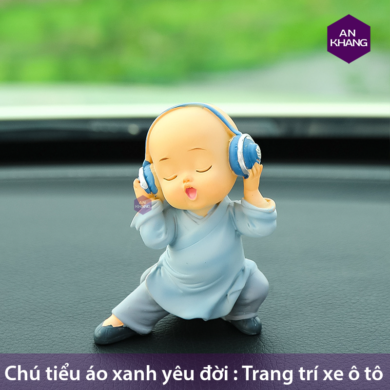 chú tiểu trang trí trên ô tô