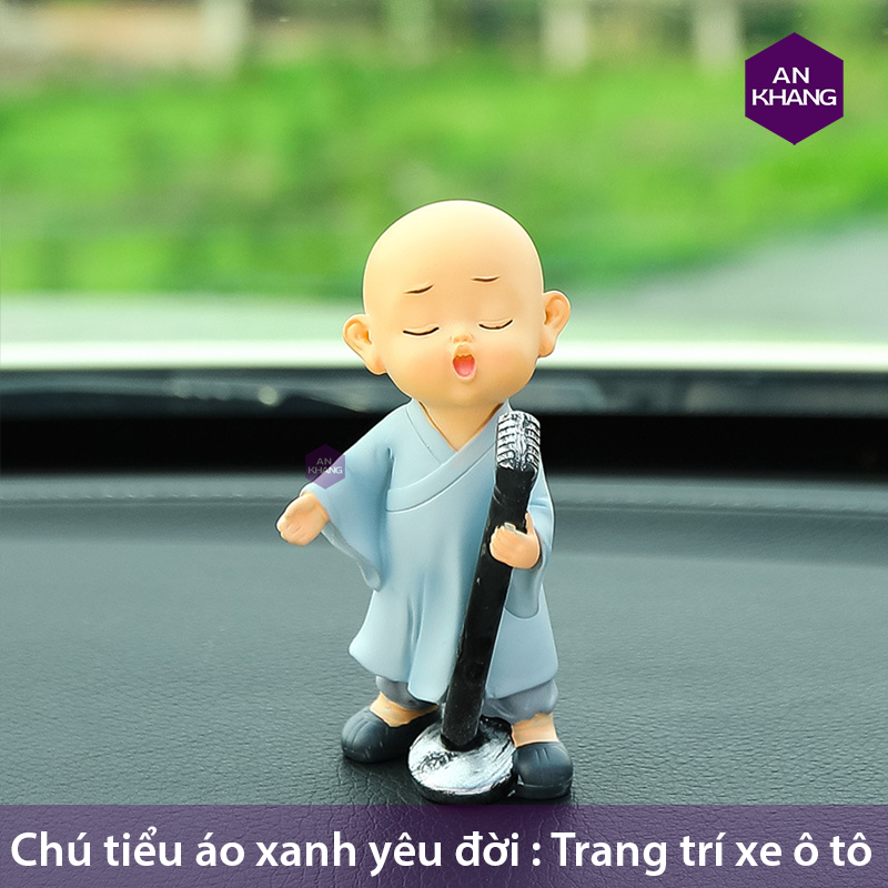 chú tiểu trang trí trên ô tô